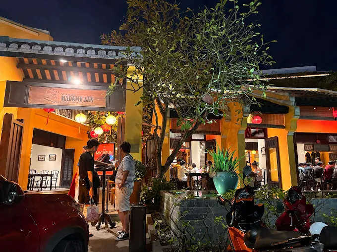  Nhận voucher 400.000đ khi đến trực tiếp trải nghiệm tại nhà hàng Madame Lân