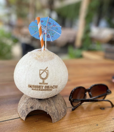  Cung cấp voucher ăn uống trị giá 700.000đ khi đến trải nghiệm trực tiếp tại Sunset Beach Bar & Restaurant