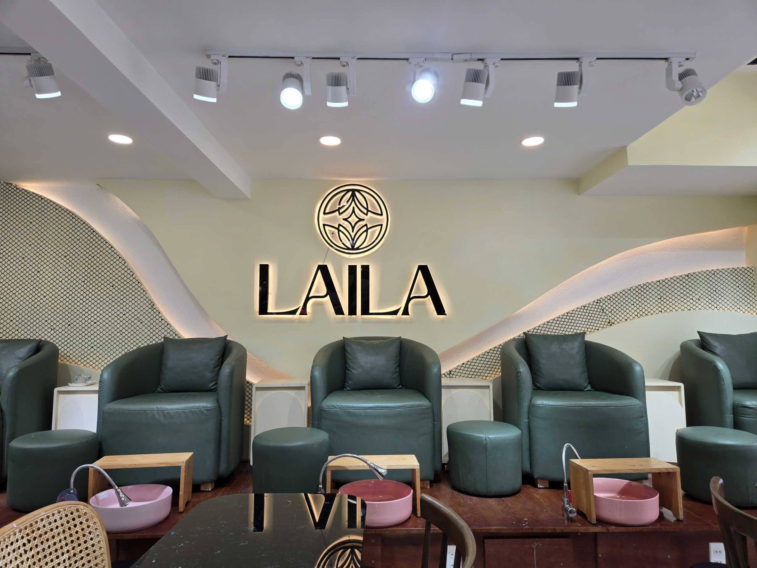  Trải nghiệm miễn phí liệu trình massage 60 phút khi trải nghiệm trực tiếp tại LAILA SPA&NAILS