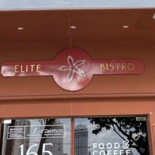 岘港餐厅Elite Bistro & Coffee提供：基础套餐价格仅 758,000 越南盾或者 600,000 越南盾的单点套餐（有额外需求注意看）
